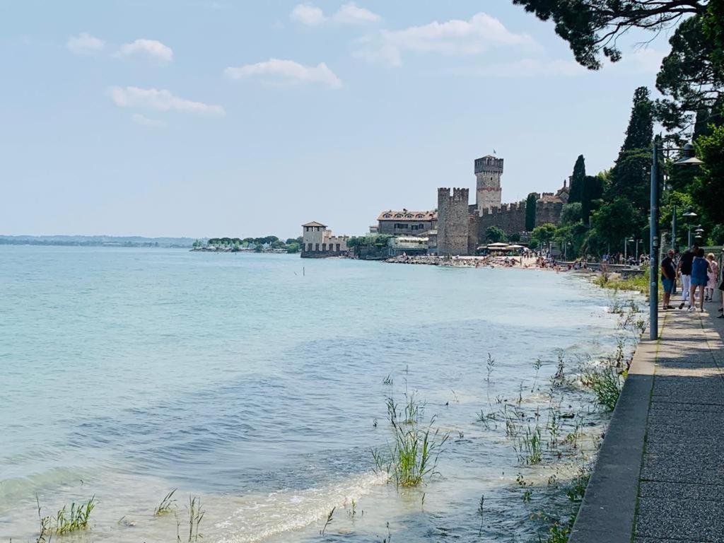 Dalila'S Apartment Sirmione Exterior foto